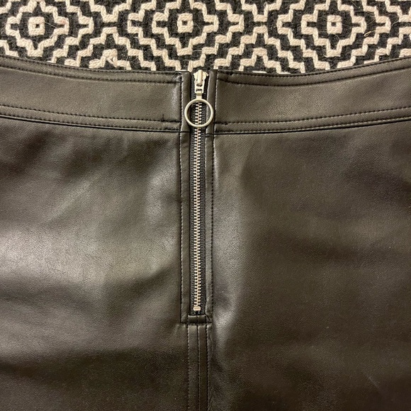 Aritzia Wilfred Free Black Leather Skirt - Picture 8 of 12